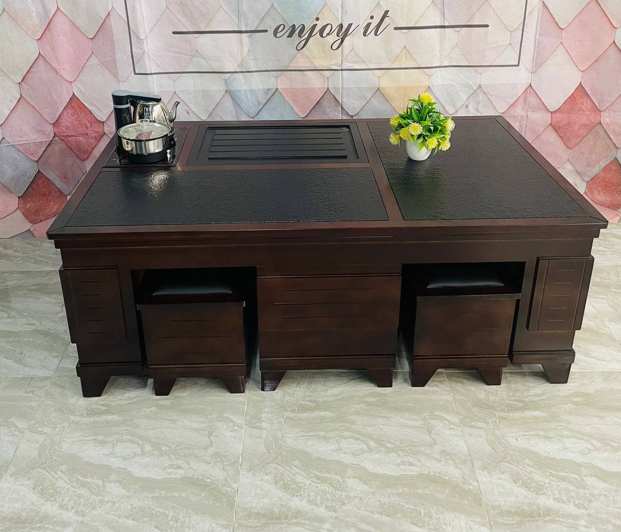 COFFEE TABLE (833)