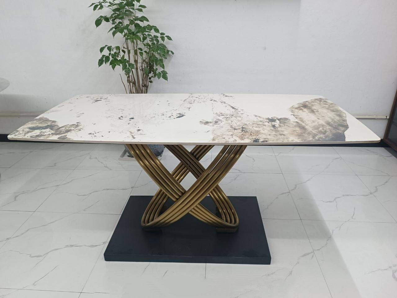Dining Table (811)