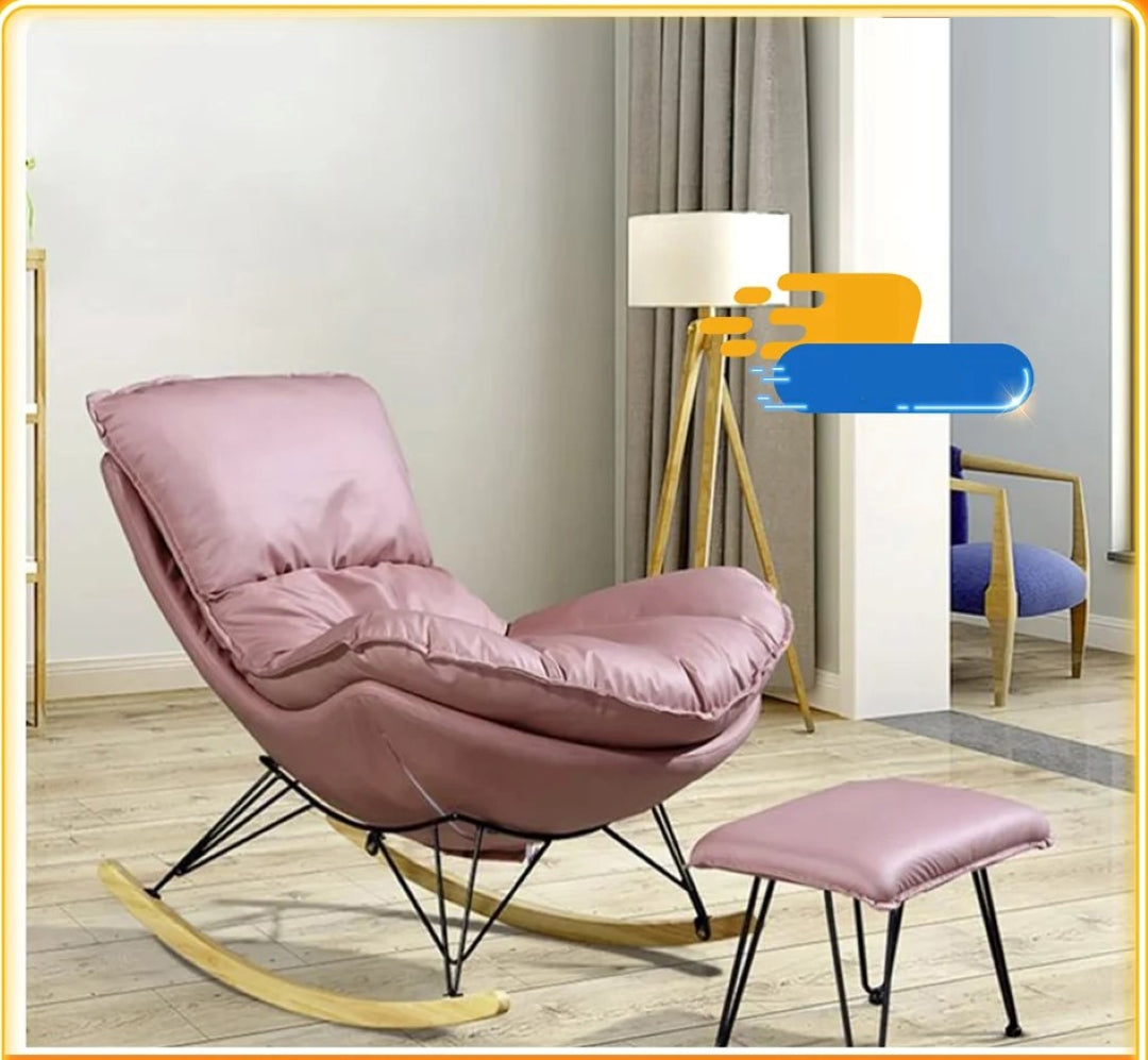 LOUNGE CHAIR