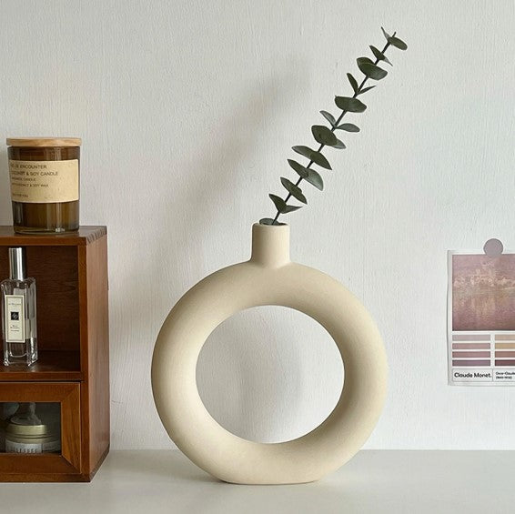 ceramic vase circle shape