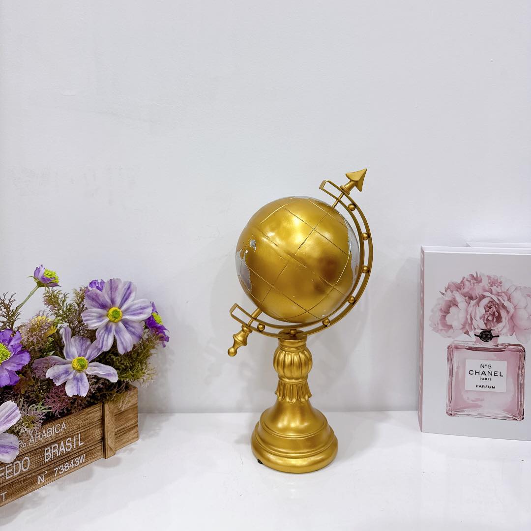 Gold Globe