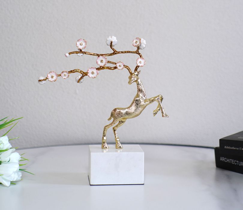Deer Sculpture Alloy Ornament (s)
