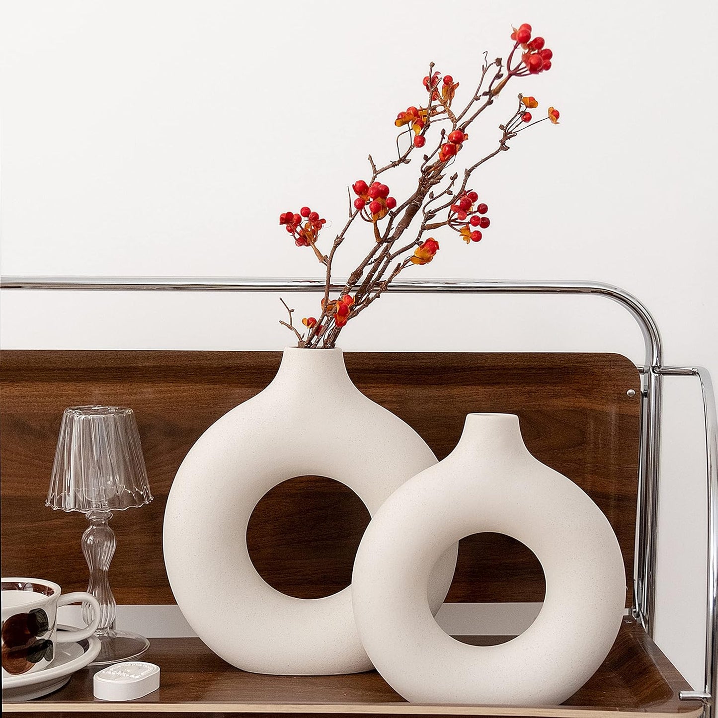 round vase