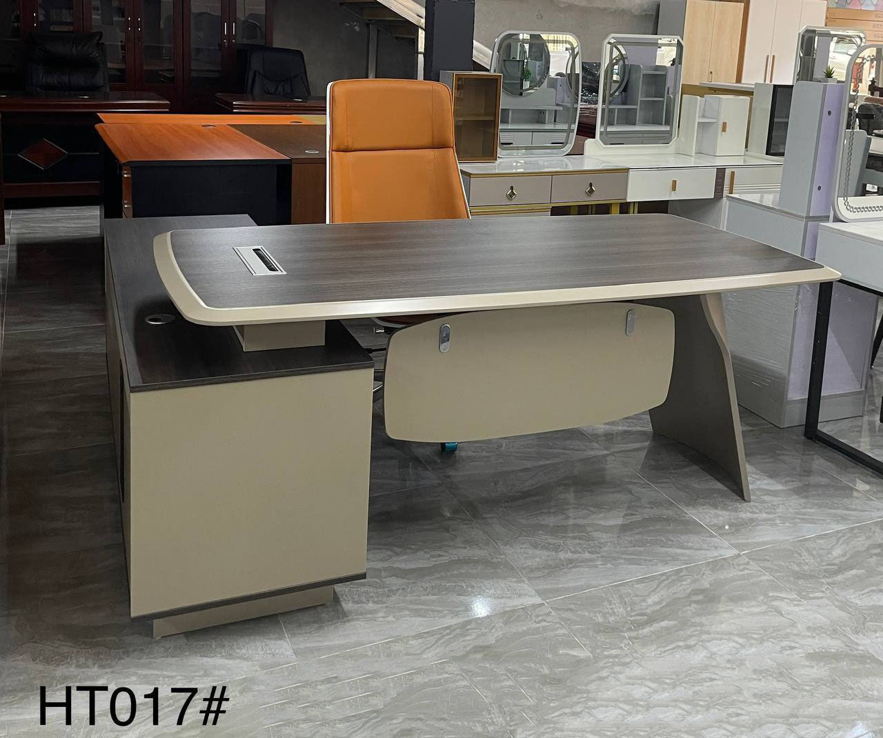 Executive Table (HT017)