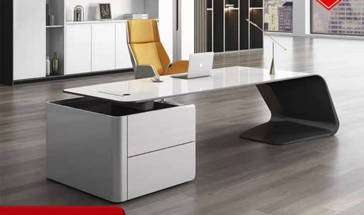 Executive Table (037)