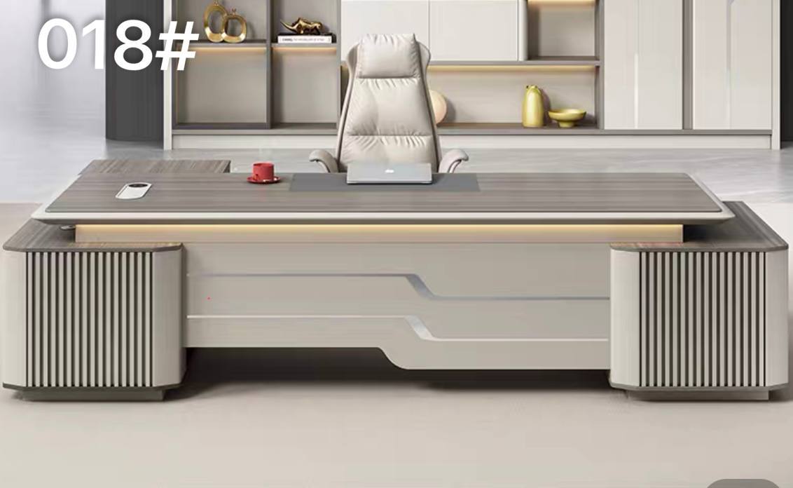 Executive Table (018)