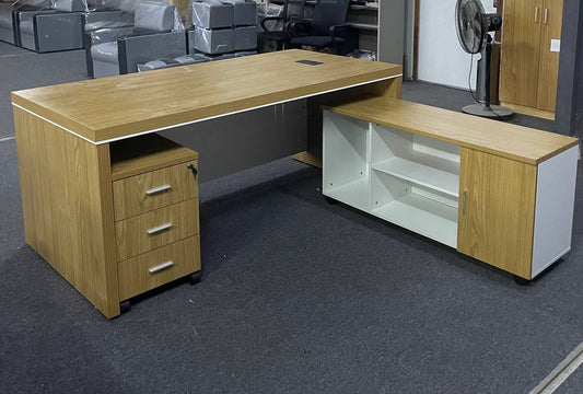 Executive Table (2011)