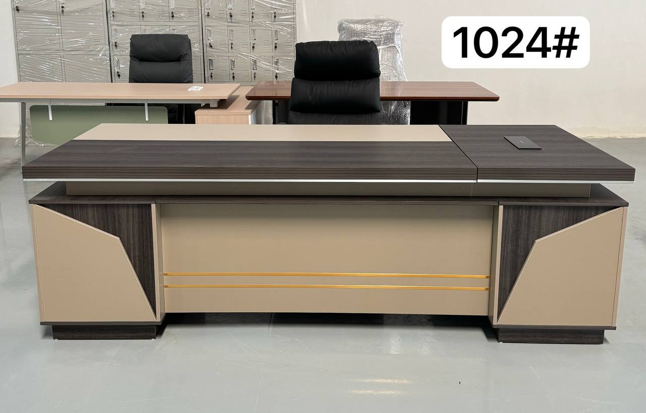 Executive Table (1024)