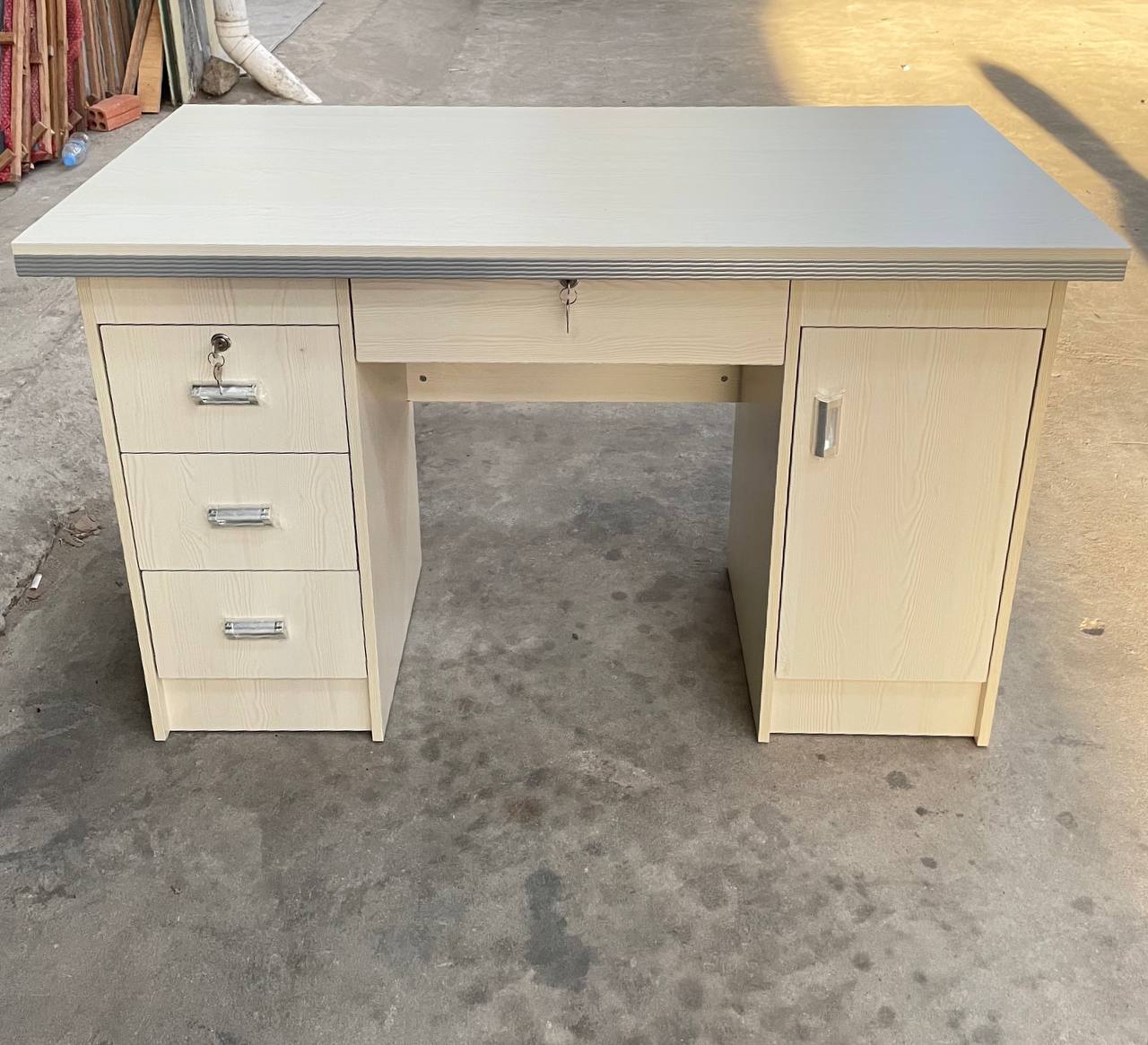 Office Table (8021)