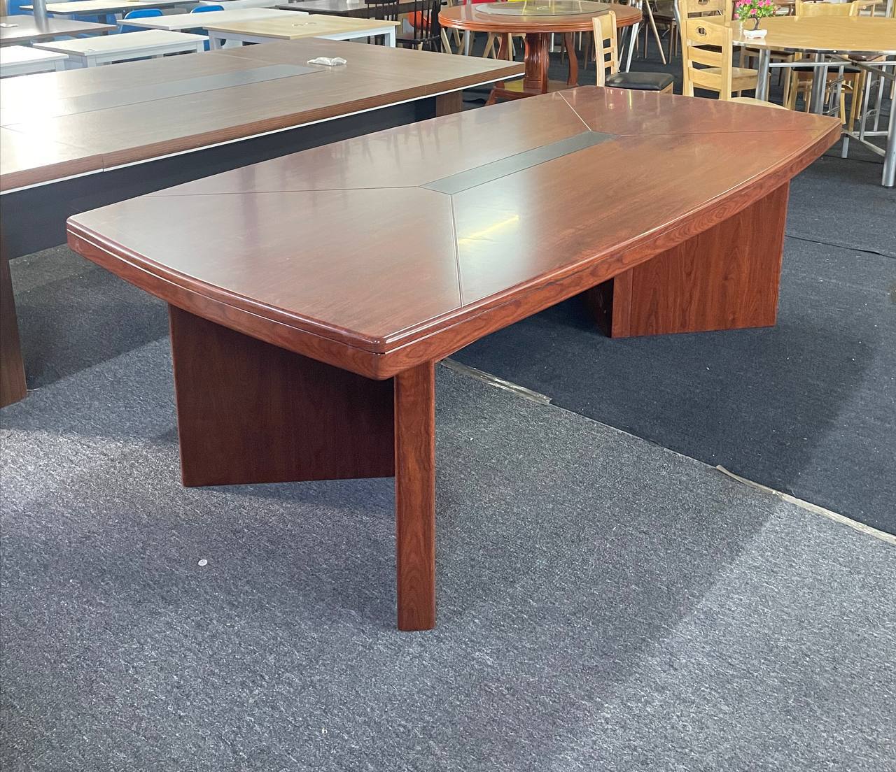 Conference Table (210)