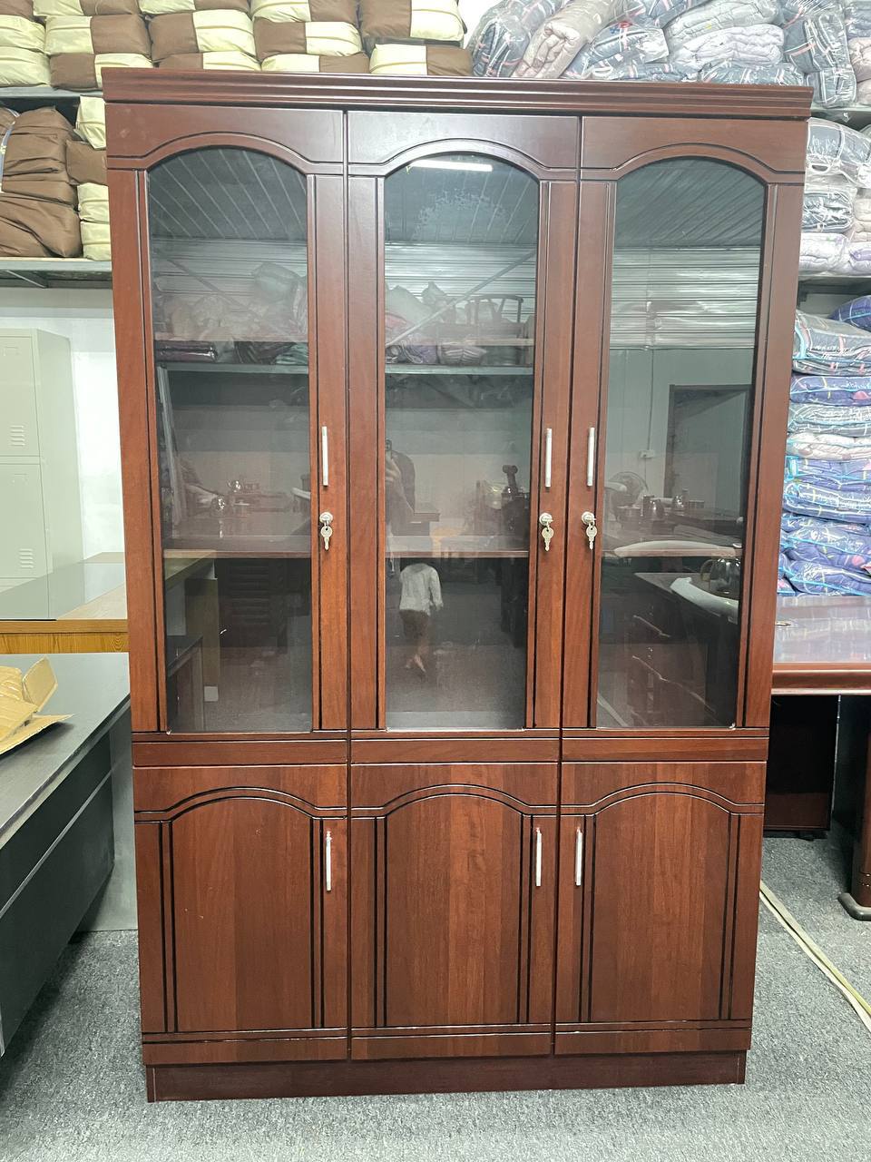 Book Shelf with Glass (6702)