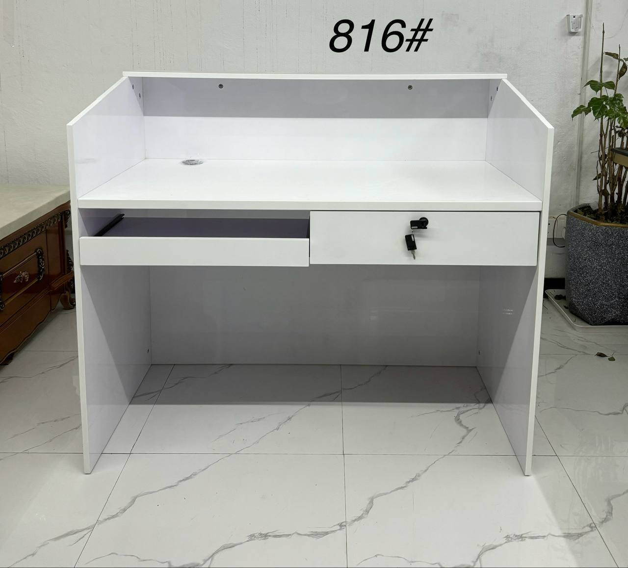 Reception Desk (816)