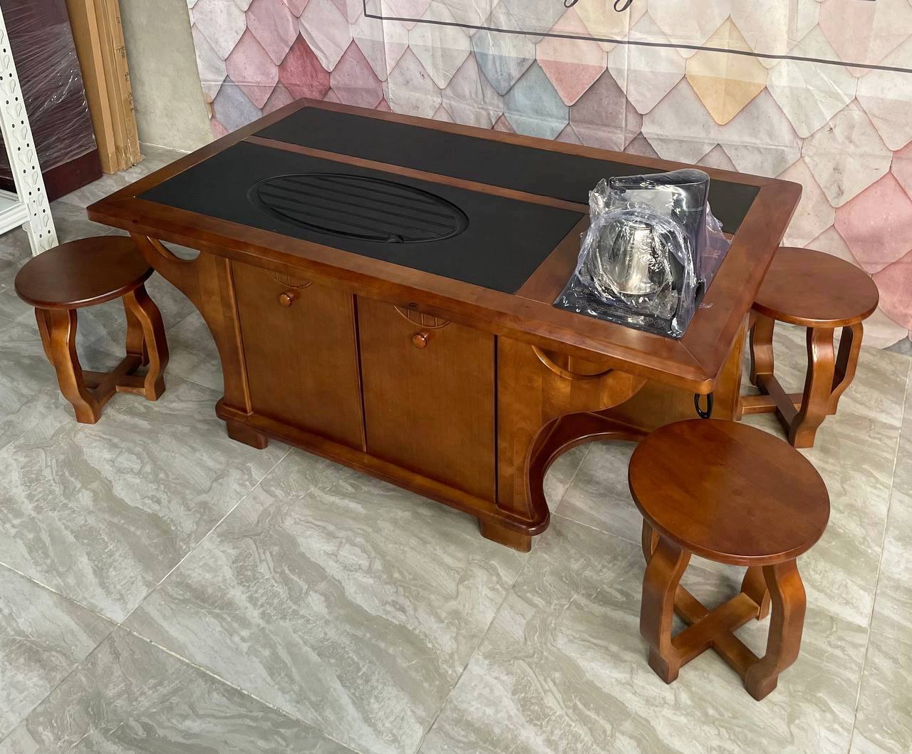 COFFEE TABLE (908)