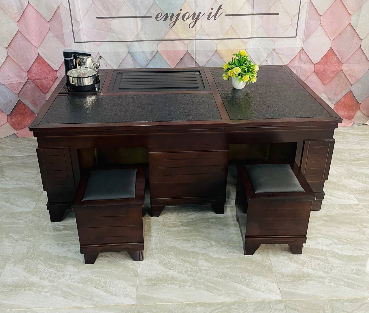 COFFEE TABLE (833)