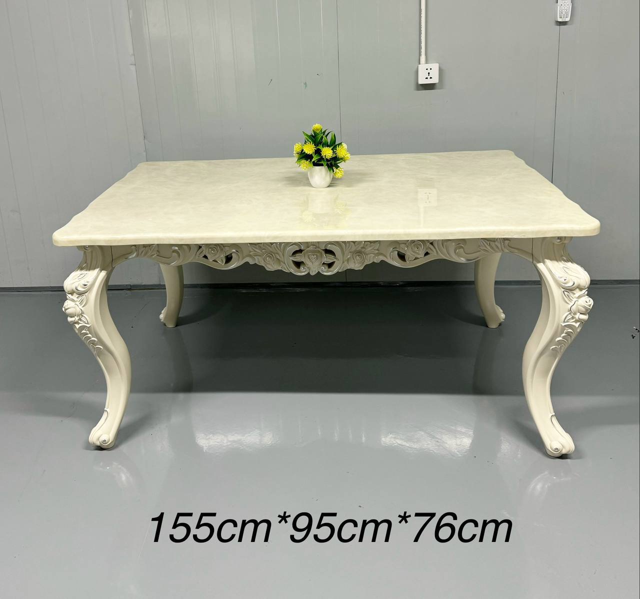 Dining Table (X1712)