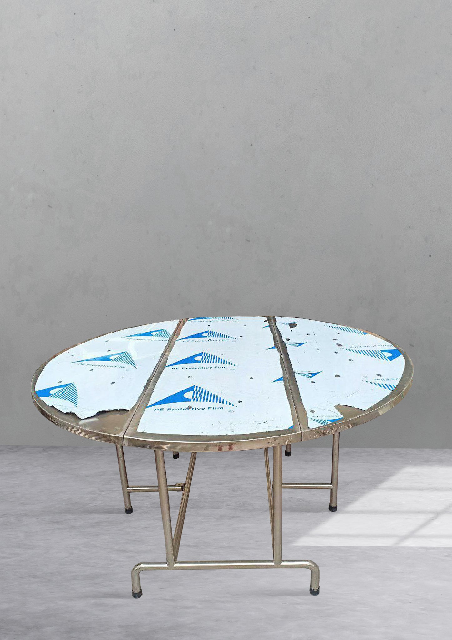 Folding dining table